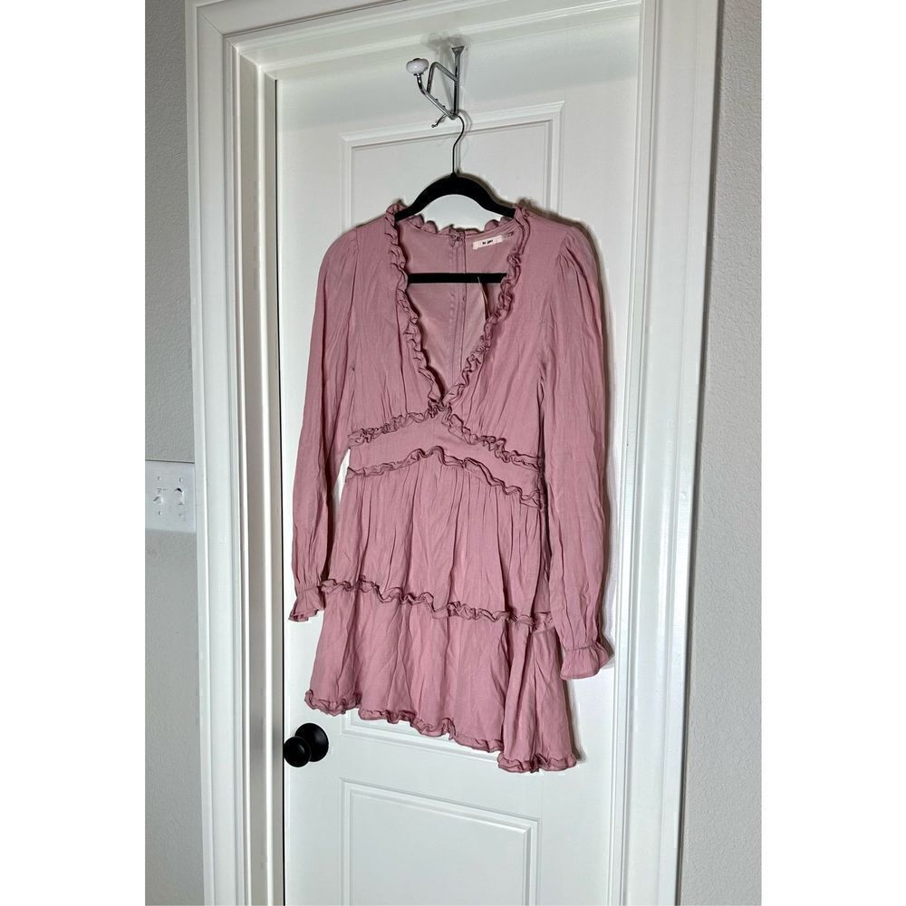 Mi Ami Francesca’s long sleeve ruffle mini dress in a pretty pink. NWT Size S